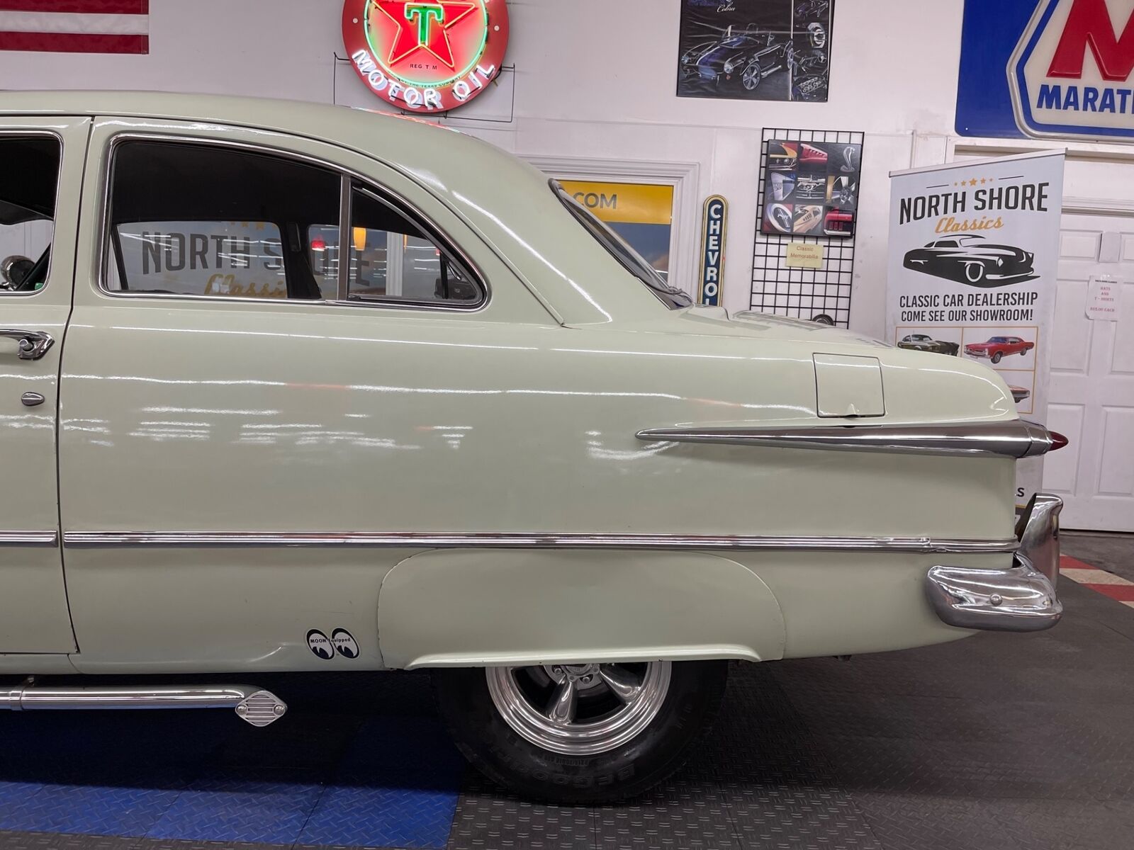 Ford-Hot-Rod-Street-Rod-1951-23