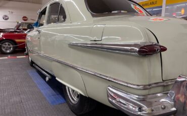 Ford-Hot-Rod-Street-Rod-1951-24