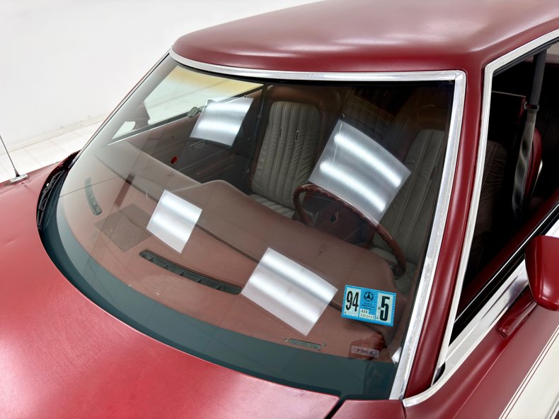 Ford-Ltd-ii-1978-Polar-White-Red-12