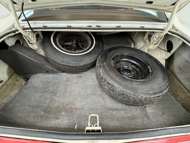 Ford-Ltd-ii-1978-Polar-White-Red-36