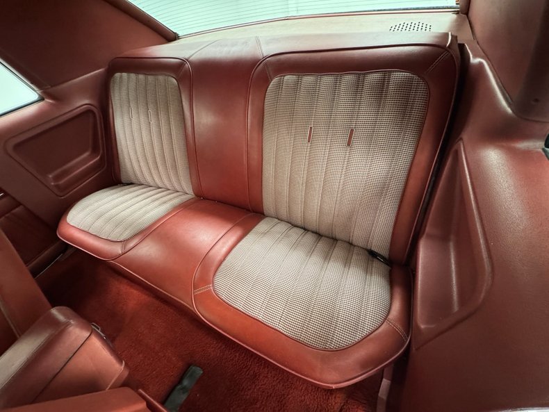 Ford-Ltd-ii-1978-Polar-White-Red-41