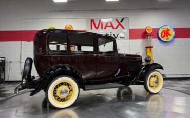 Ford-Model-18-1932-Sedan-12