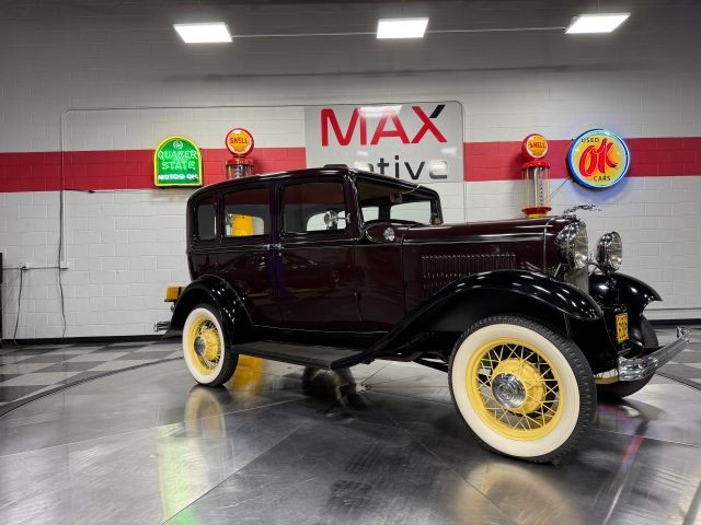 Ford-Model-18-1932-Sedan-14