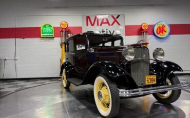 Ford-Model-18-1932-Sedan-15