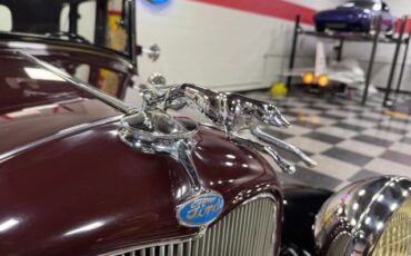 Ford-Model-18-1932-Sedan-19