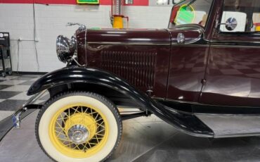 Ford-Model-18-1932-Sedan-20