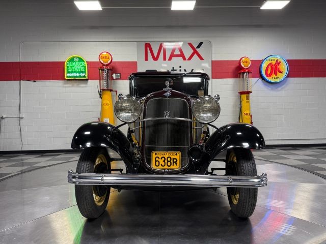 Ford-Model-18-1932-Sedan-3
