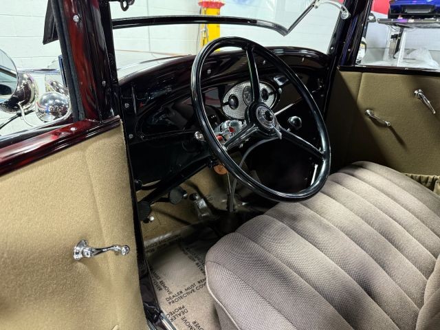 Ford-Model-18-1932-Sedan-32