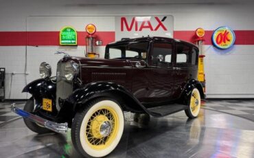Ford-Model-18-1932-Sedan-4