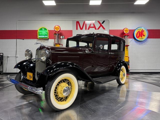 Ford-Model-18-1932-Sedan-4