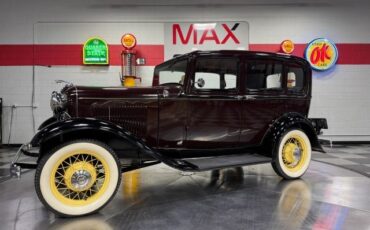 Ford-Model-18-1932-Sedan-5