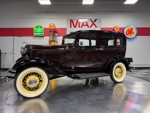 Ford-Model-18-1932-Sedan-5