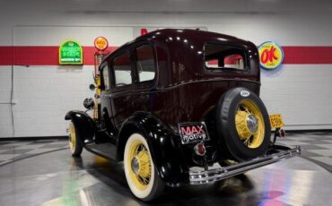 Ford-Model-18-1932-Sedan-9