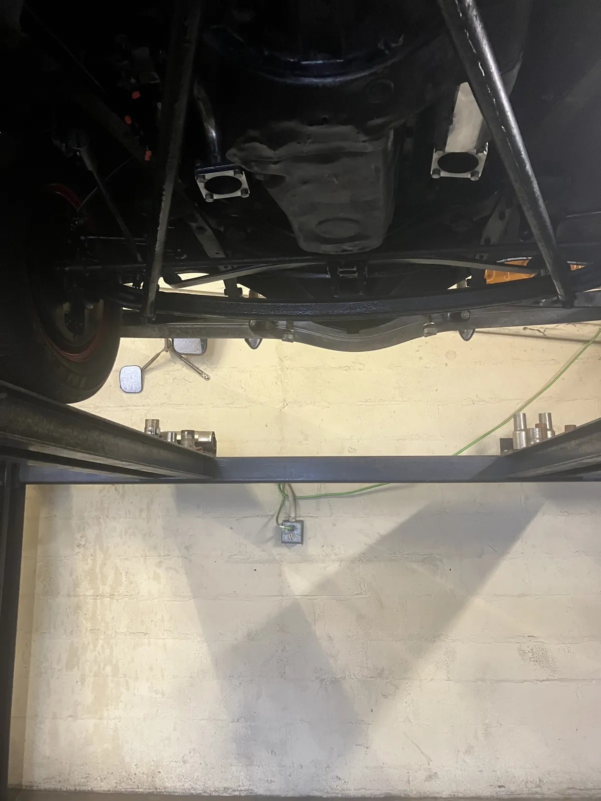 Ford-Model-40-1934-Black-Tan-10