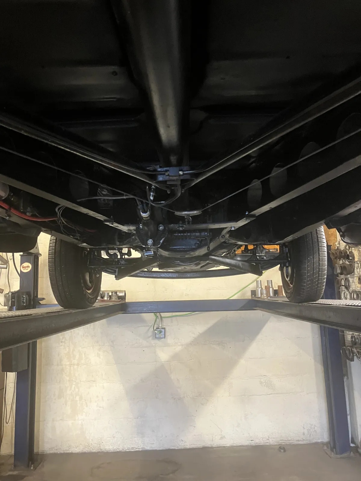 Ford-Model-40-1934-Black-Tan-11