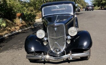 Ford-Model-40-1934-Black-Tan