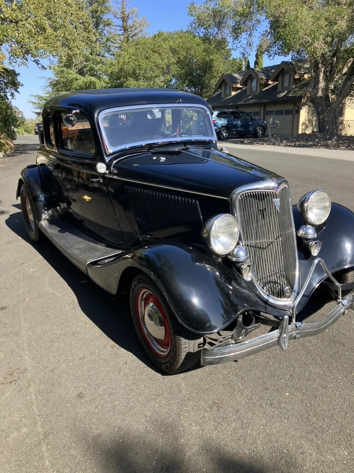 Ford-Model-40-1934-Black-Tan-8