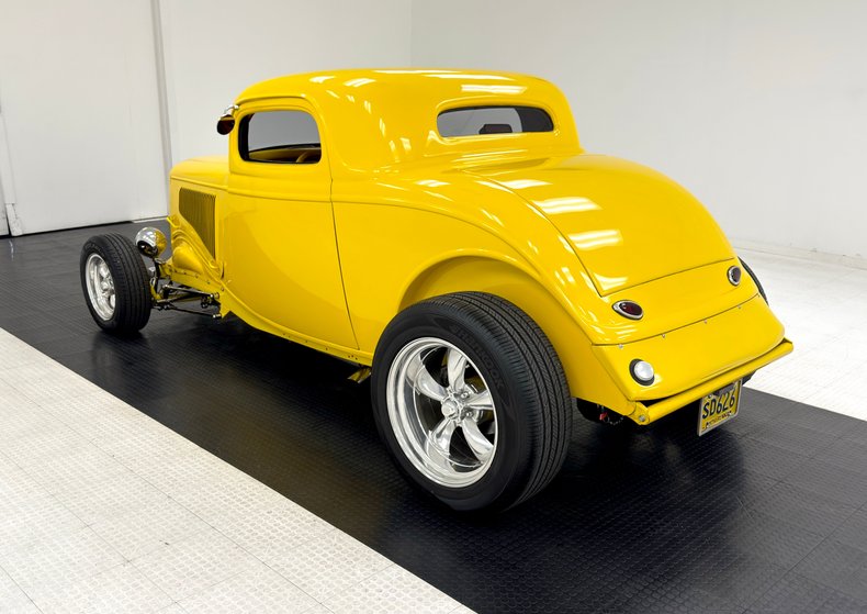 Ford-Model-40-1934-Yellow-Red-1