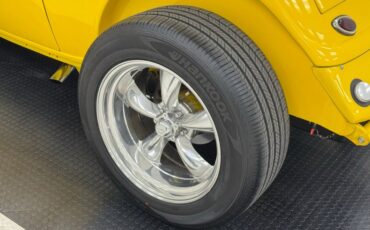 Ford-Model-40-1934-Yellow-Red-11