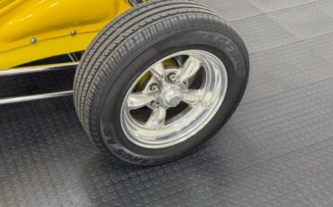 Ford-Model-40-1934-Yellow-Red-14