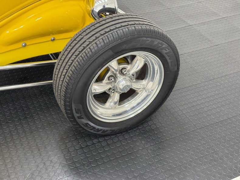 Ford-Model-40-1934-Yellow-Red-14