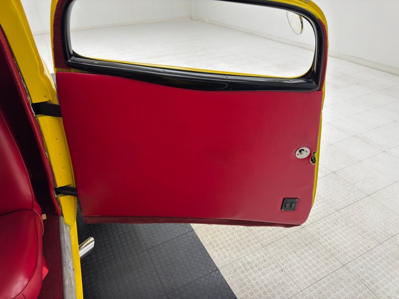 Ford-Model-40-1934-Yellow-Red-29