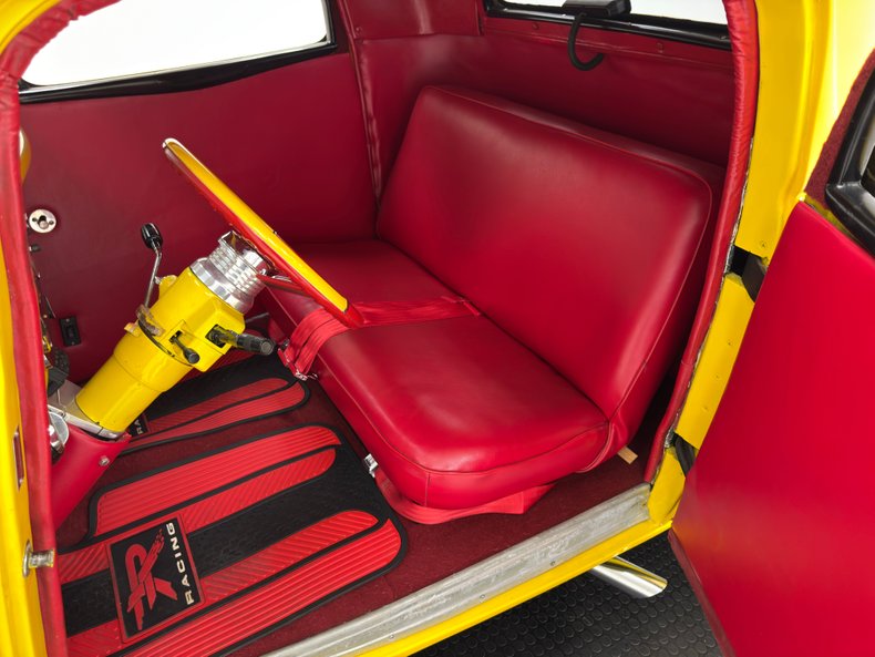 Ford-Model-40-1934-Yellow-Red-32