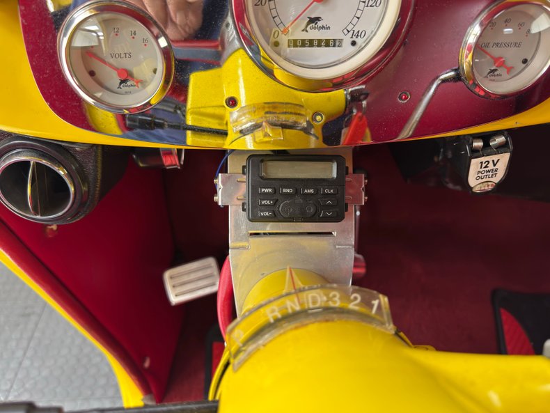 Ford-Model-40-1934-Yellow-Red-38
