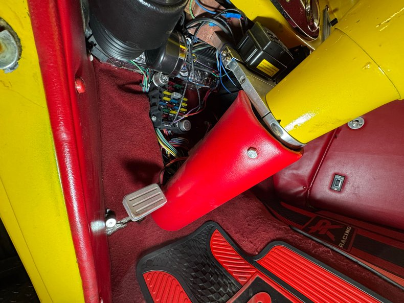 Ford-Model-40-1934-Yellow-Red-41