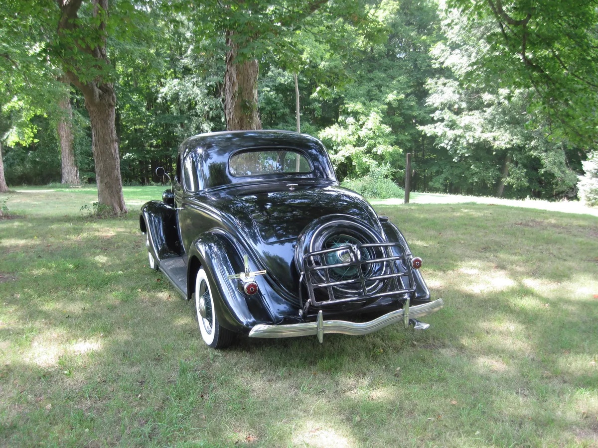 Ford-Model-48-1935-Black-Tan-1