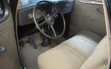 Ford-Model-48-1935-Black-Tan-2