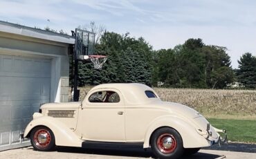 Ford-Model-48-68-1936-Beige-Red