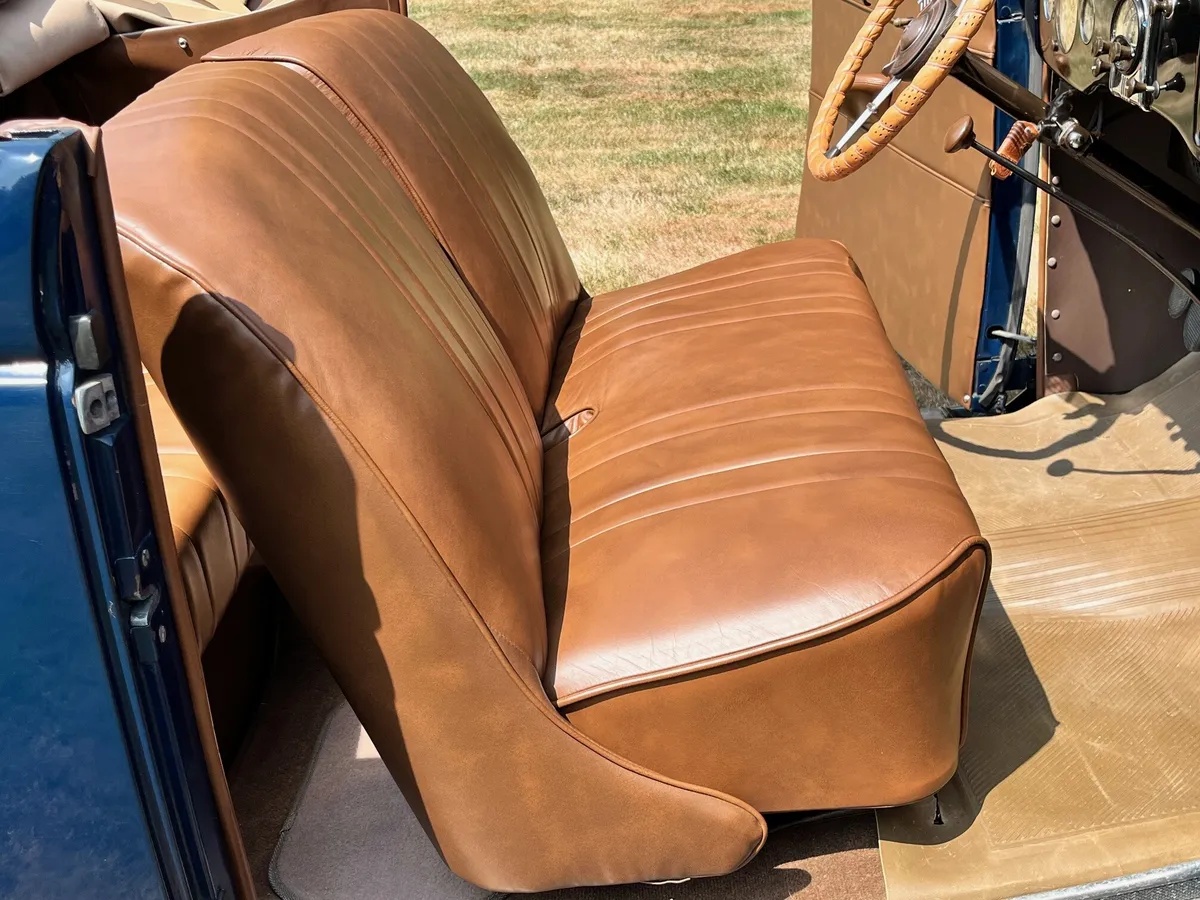 Ford-Model-48-68-1936-Washington-Blue-Brown-Leather-11