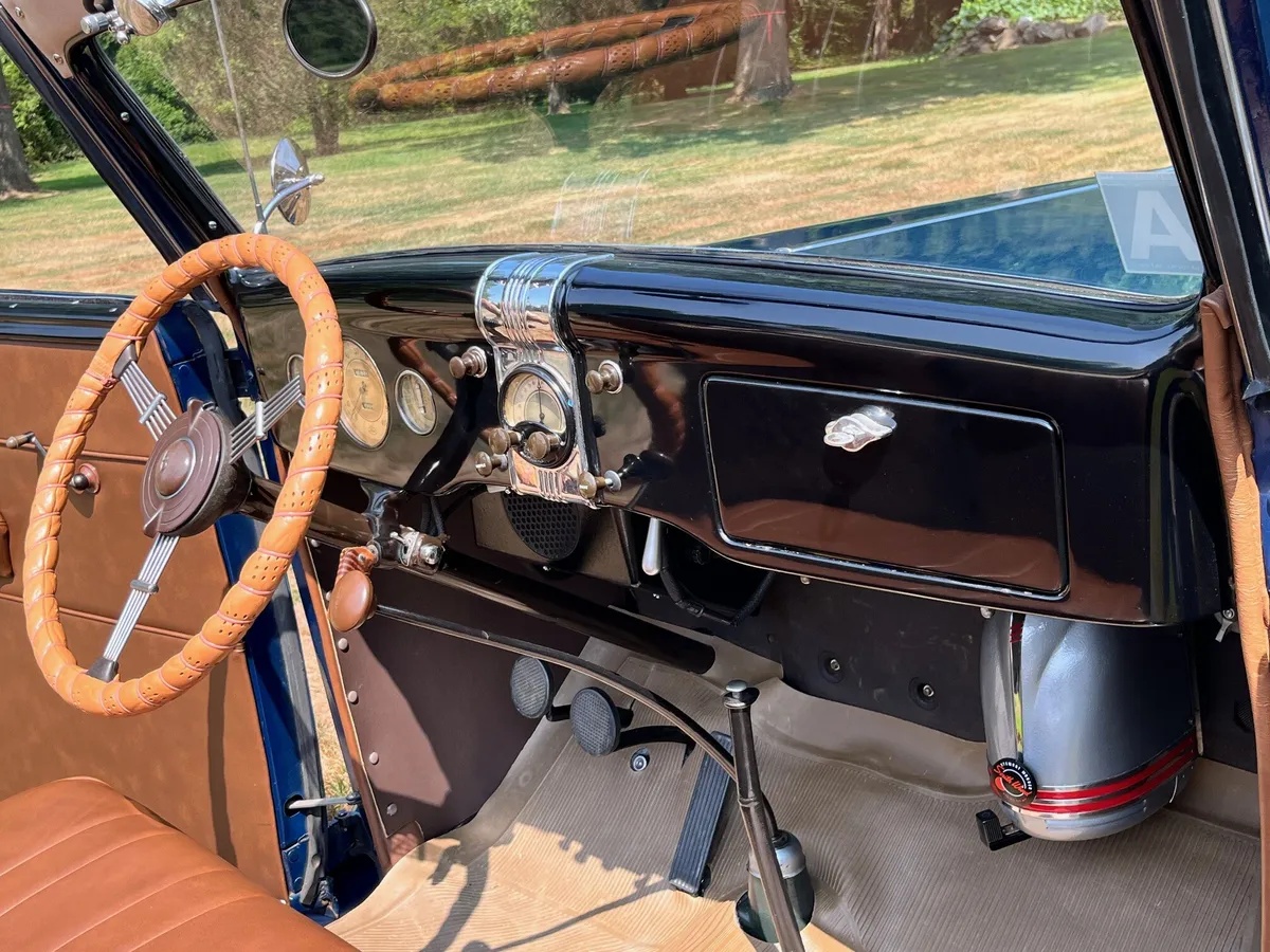 Ford-Model-48-68-1936-Washington-Blue-Brown-Leather-12
