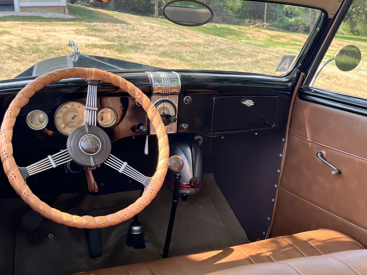 Ford-Model-48-68-1936-Washington-Blue-Brown-Leather-14