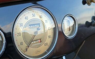 Ford-Model-68-1936-Maroon-Saddle-16