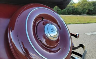 Ford-Model-68-1936-Maroon-Saddle-19