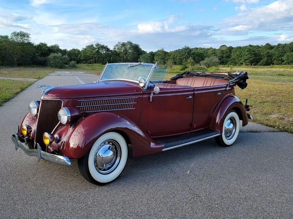 Ford-Model-68-1936-Maroon-Saddle-4