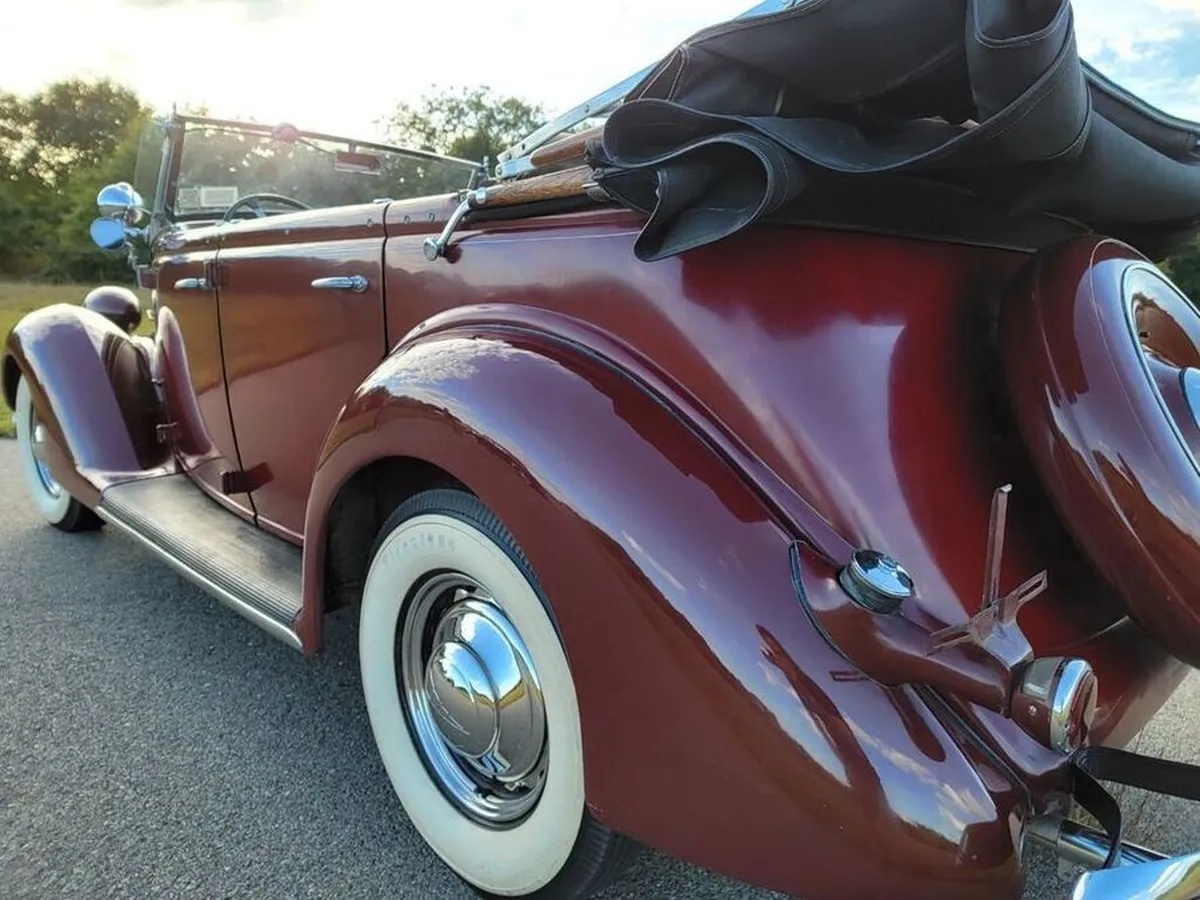 Ford-Model-68-1936-Maroon-Saddle-8