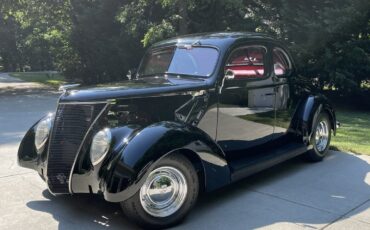 Ford-Model-78-1937-Black-Red