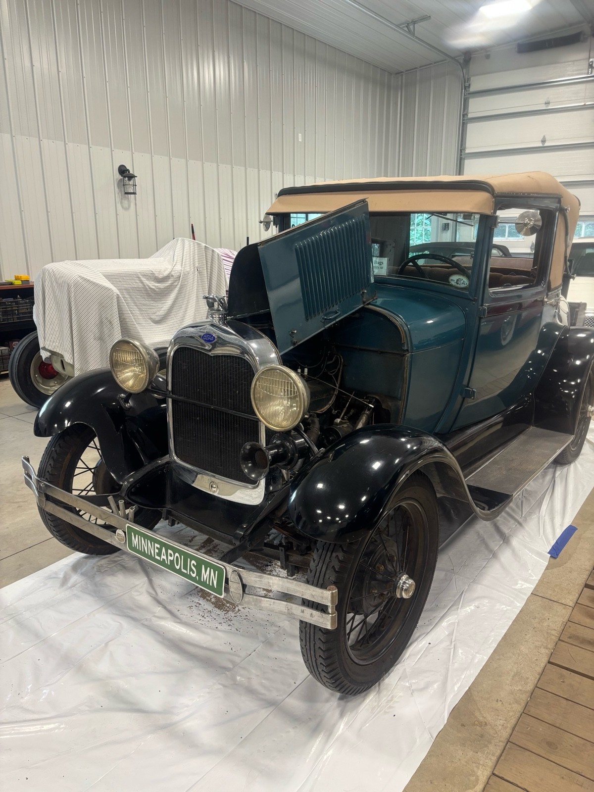 Ford-Model-A-1929-Sport-Coupe-5