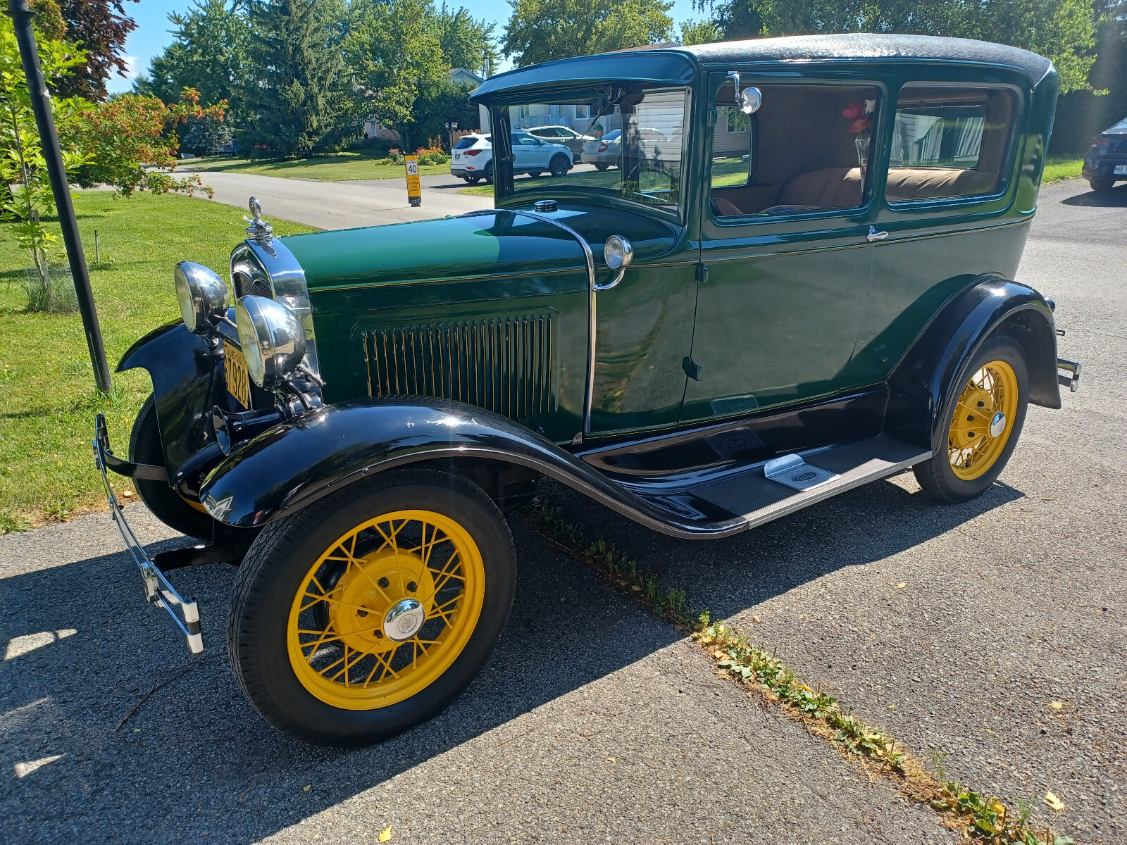 Ford-Model-A-1930-Sedan-1