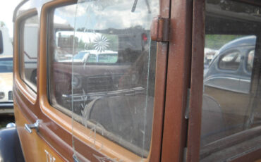 Ford-Model-A-1930-Sedan-14