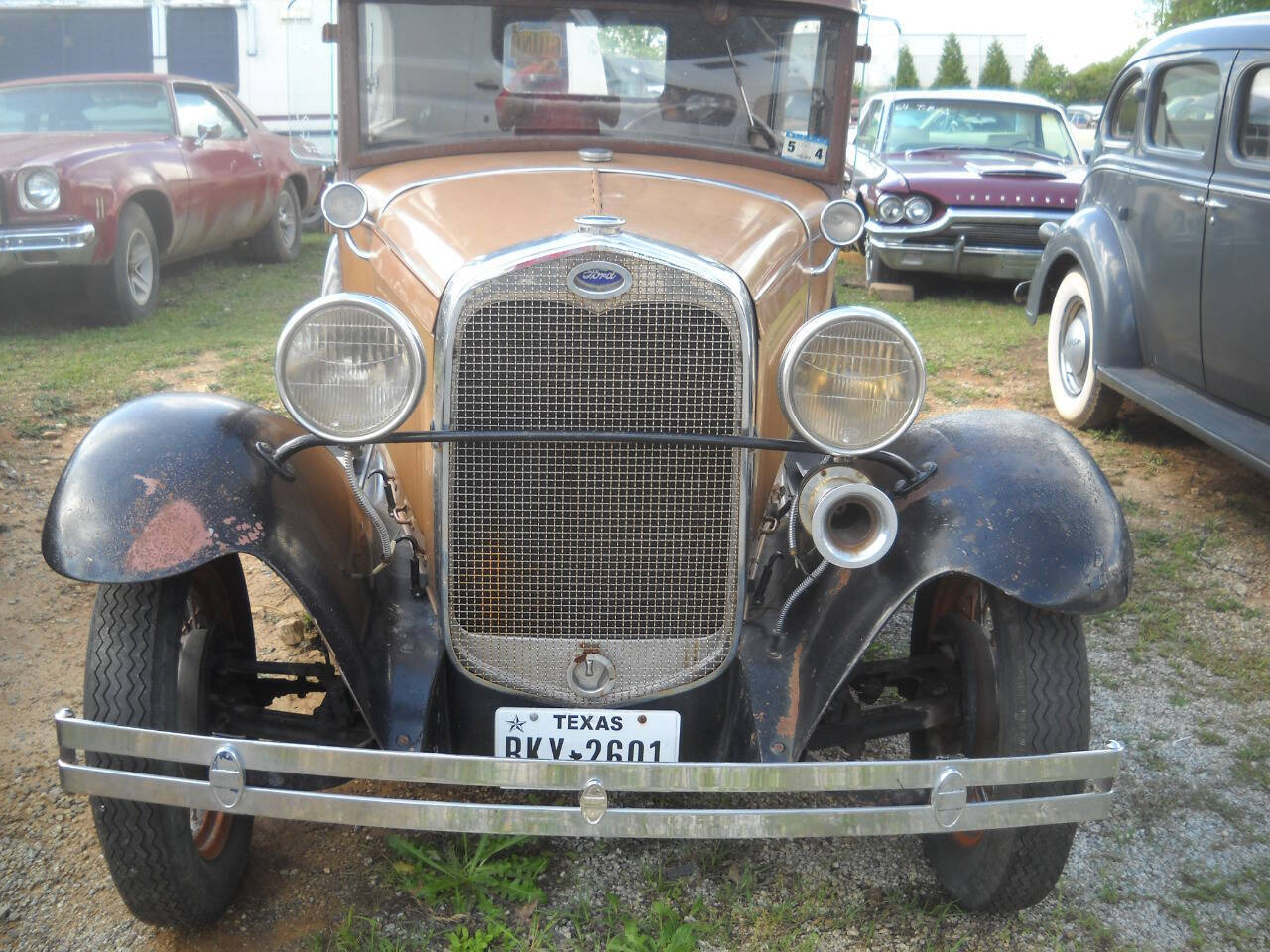 Ford-Model-A-1930-Sedan-3