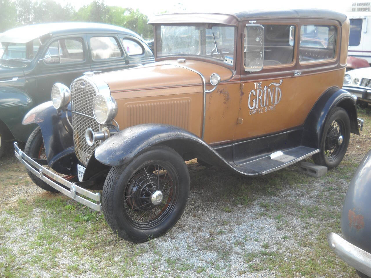 Ford-Model-A-1930-Sedan-4