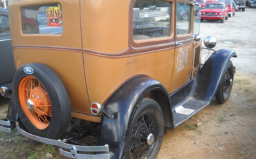 Ford-Model-A-1930-Sedan-5