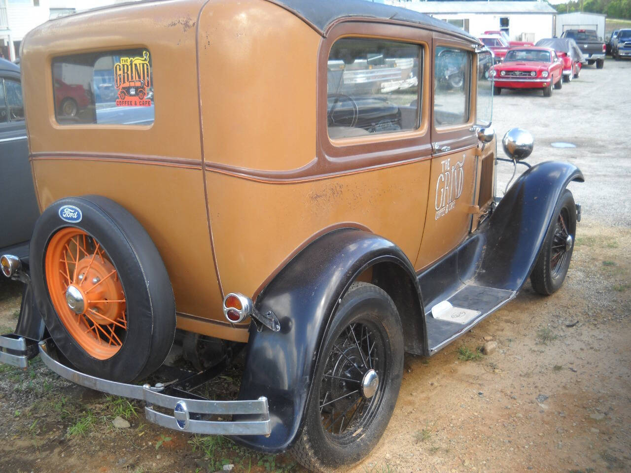Ford-Model-A-1930-Sedan-5