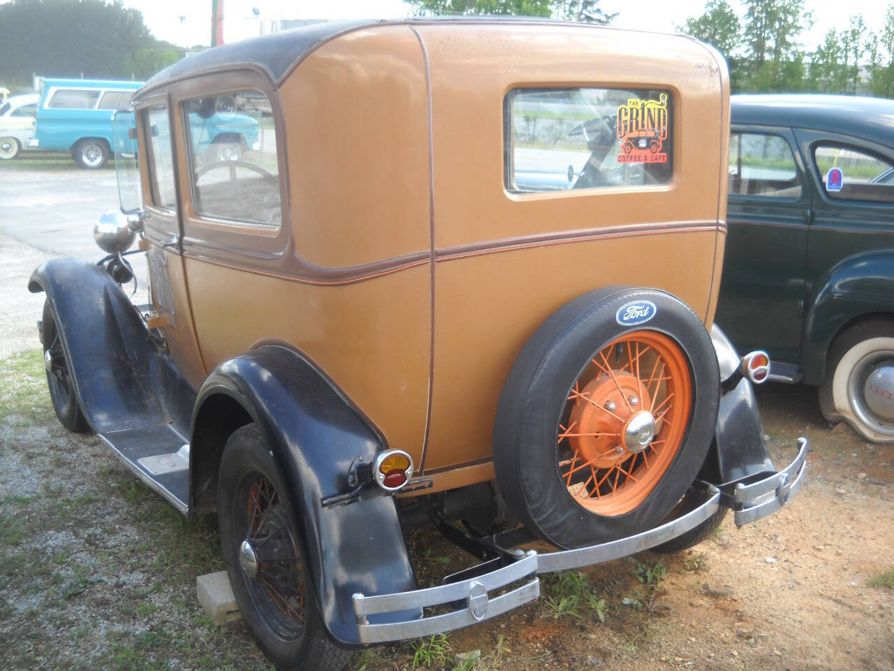 Ford-Model-A-1930-Sedan-7
