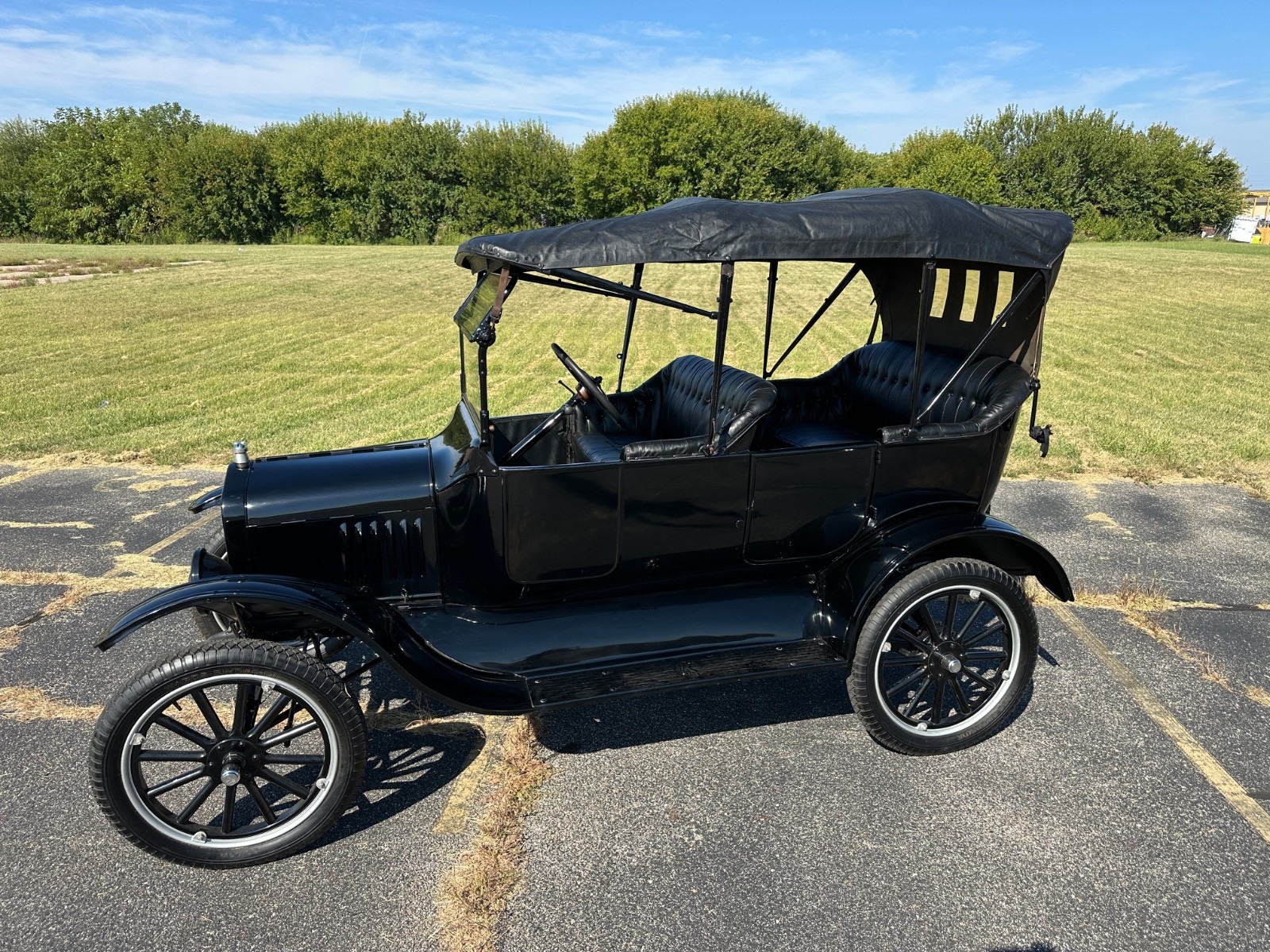 Ford-Model-T-1920-Convertible-7