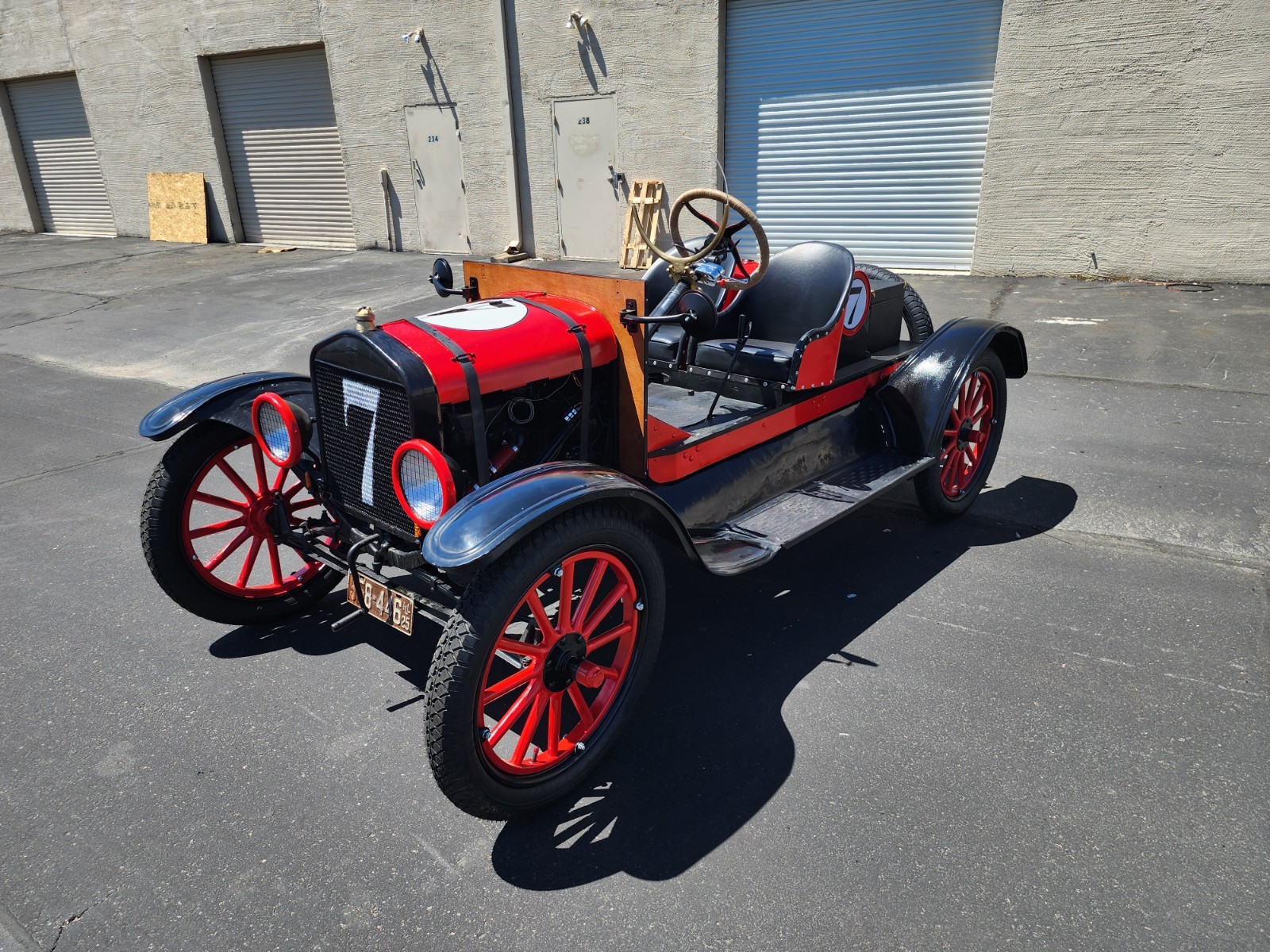 Ford-Model-T-1925-2